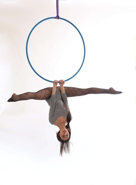 Aerial hoop: Tricks and combos