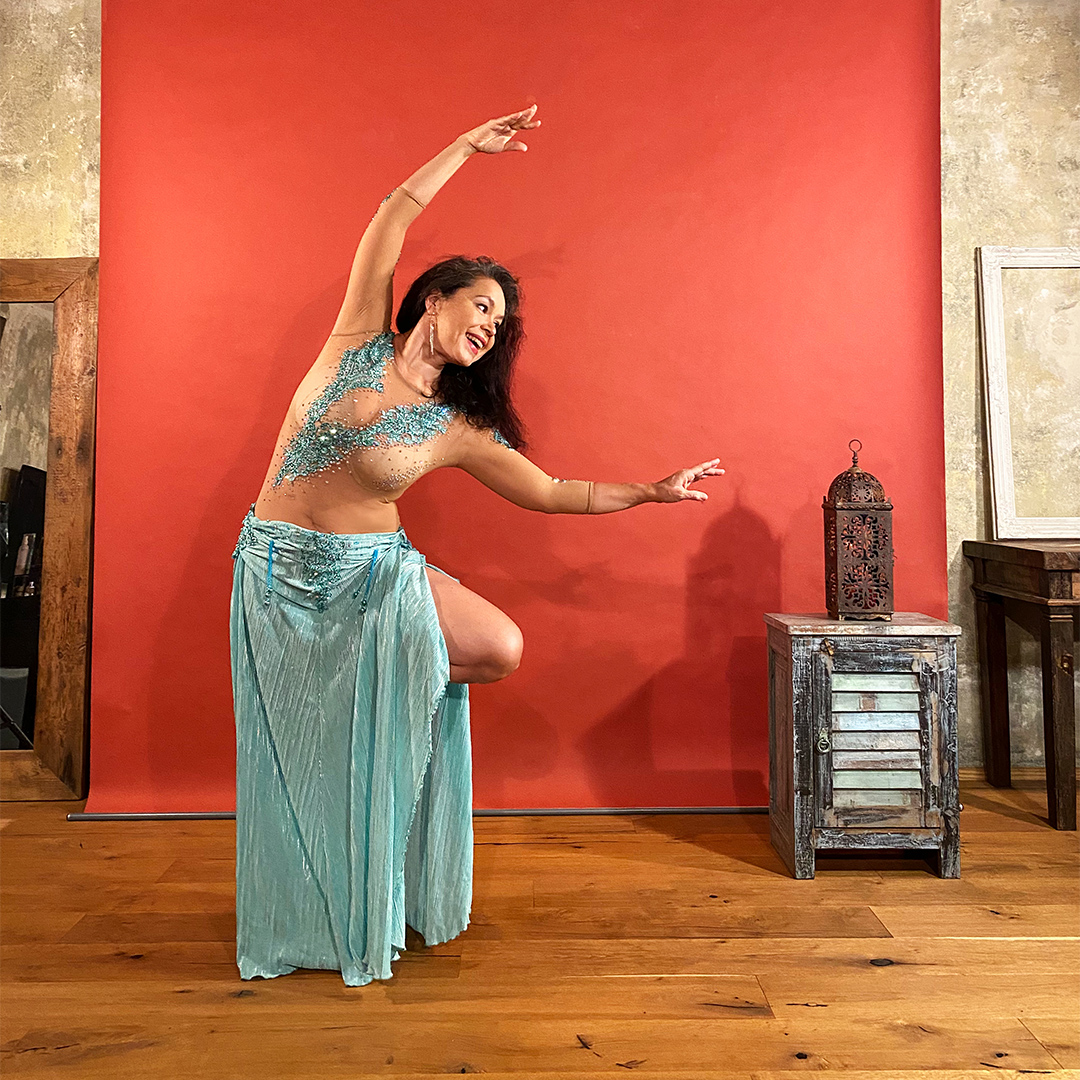 Belly-dance-yoga fusion