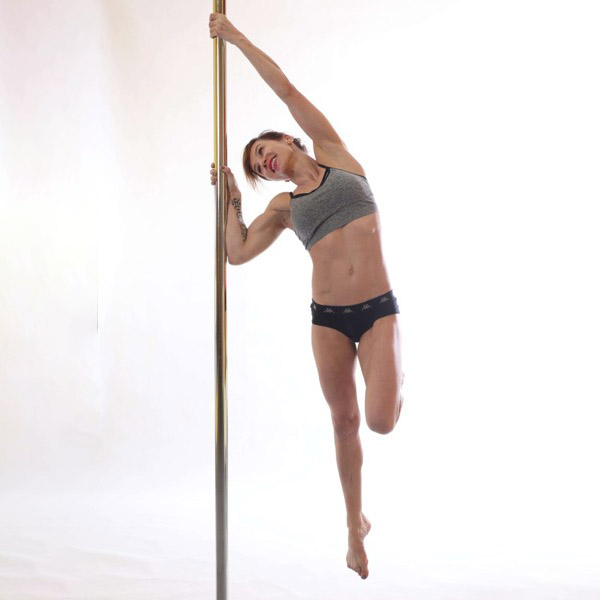 Pole dance: Tricks and combos
