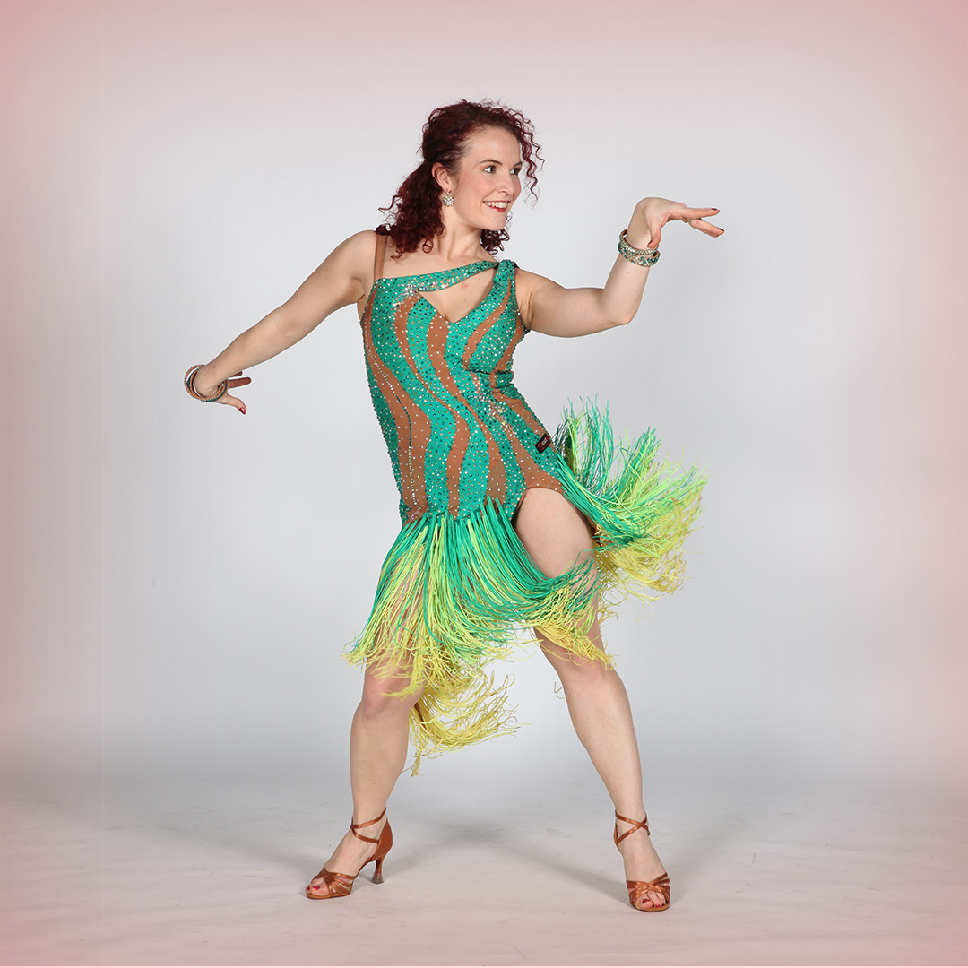 Lady latin dance: samba variace